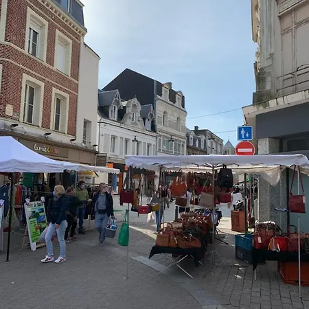 Au Coeur Du Marche 4 Etoiles フェカン