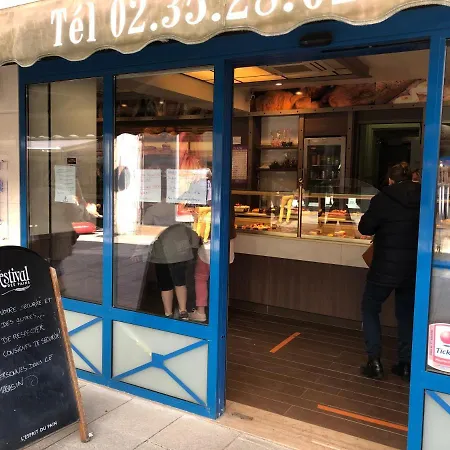 Au Coeur Du Marche 4 Etoiles フェカン